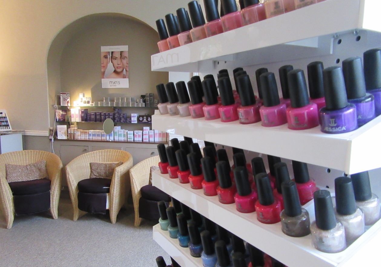 Absolutely Fabulous a reputed beauty salon in Stroud